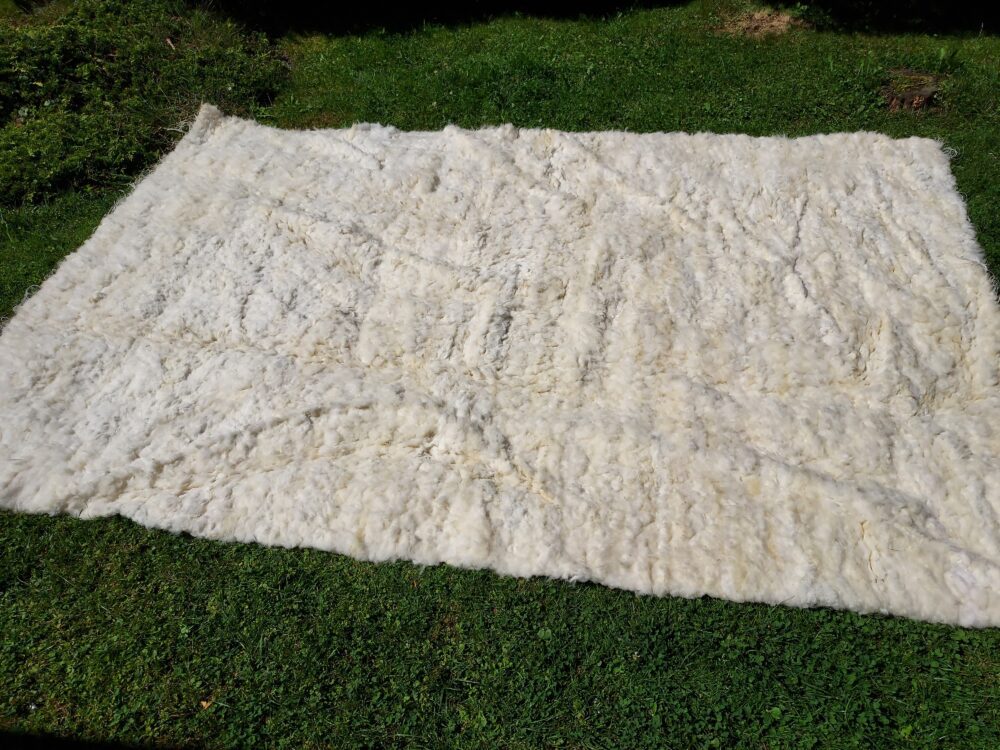 Woven Sheepskin Rug 300×200 White Bedspread Carpets and bedspreads Producent owczych skór dekoracyjnych | Tannery Sheepskin | KalSkór 4