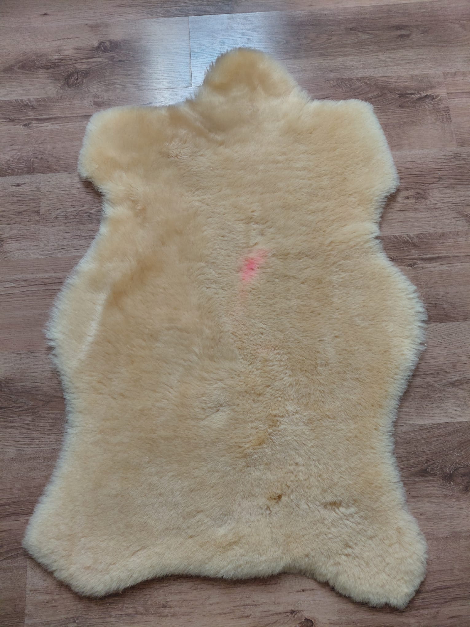 Damaged sheepskins Relugan broken sheepskin Producent owczych skór dekoracyjnych | Tannery Sheepskin | KalSkór 3 Damaged sheepskins Relugan broken sheepskin Producent owczych skór dekoracyjnych | Tannery Sheepskin | KalSkór 3